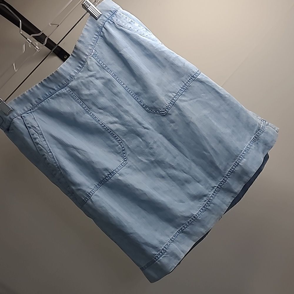 Foxcroft NYC sz M blue 100%tencel fabric